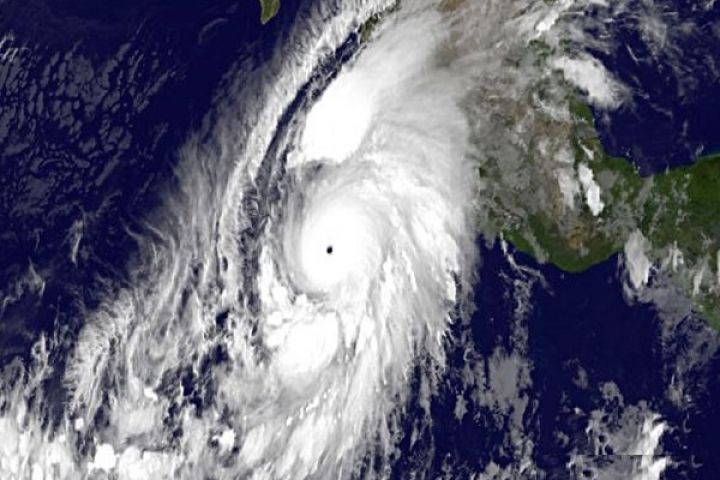 मैक्सिको में पैट्रीशिया तूफान की दस्तक