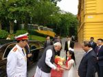 वियतनाम में PM मोदी का शानदार स्वागत, ब्रह्मोस मिसाईल पर बन सकती है बात