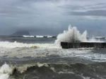 सबसे शक्तिशाली तूफान 'मेरांती' का कहर जारी, 14 लोगों की मौत