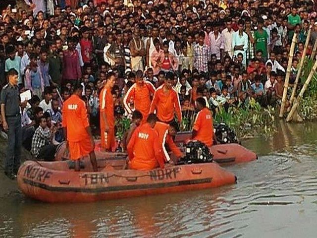असम में 200 यात्रियों को ले जा रही नाव डूबी, 15 लापता