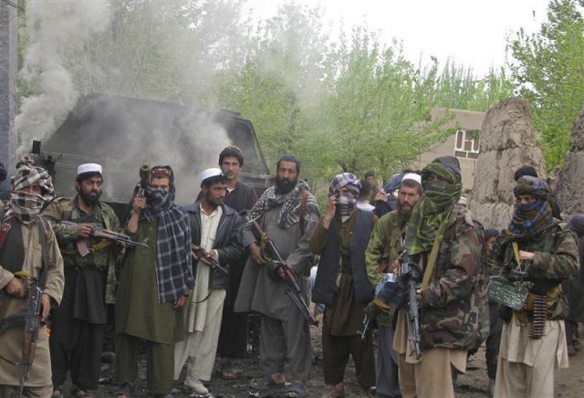अमेरिकी विमानों ने कुंदूज में तालिबान पर की बमबारी