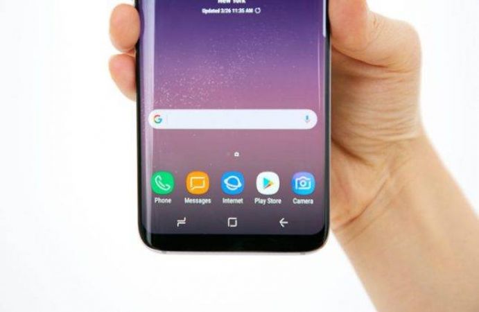 Galaxy S8 ने iPhone को छोड़ा पीछे