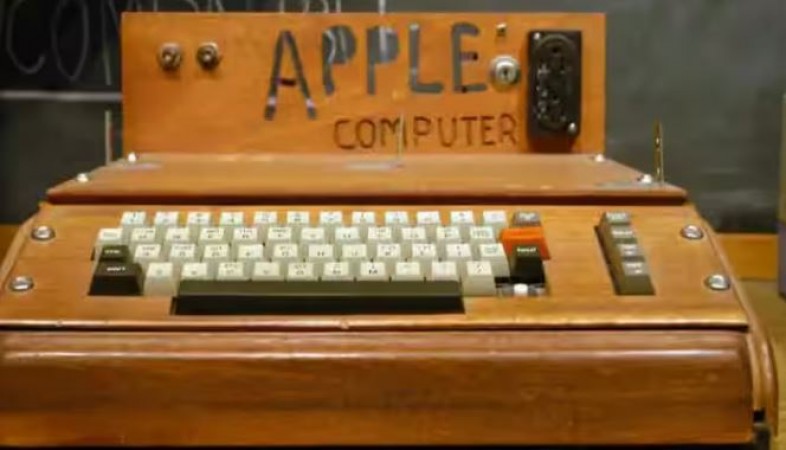 This is the world's first Apple device.