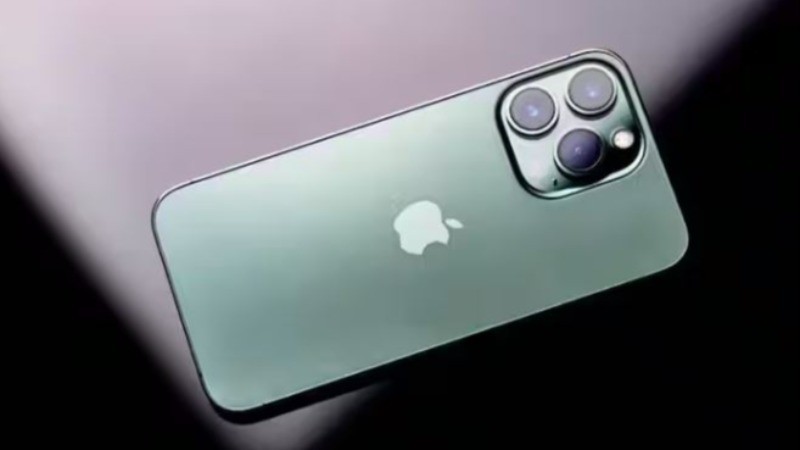 बाजार में तेजी से बढ़ रहा नकली Iphone का कारोबार