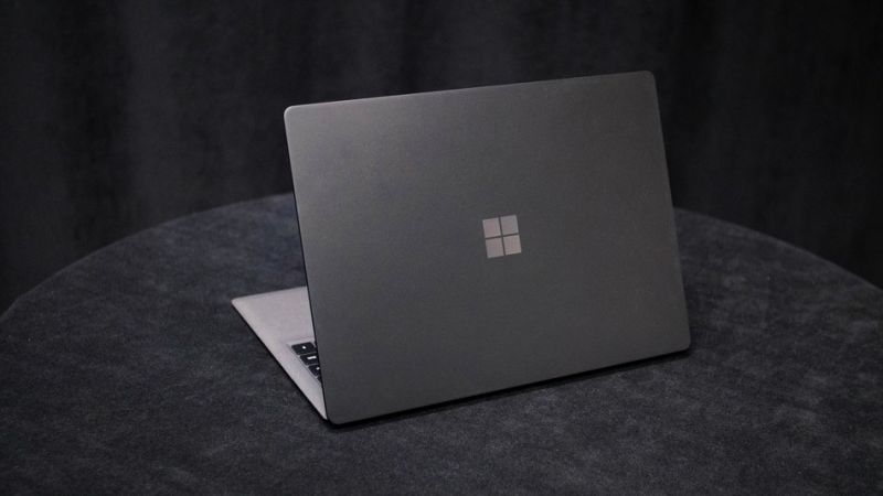 भारत में शुरू हुई Microsoft के Laptop की बिक्री, जानिए क्या है ख़ास ?
