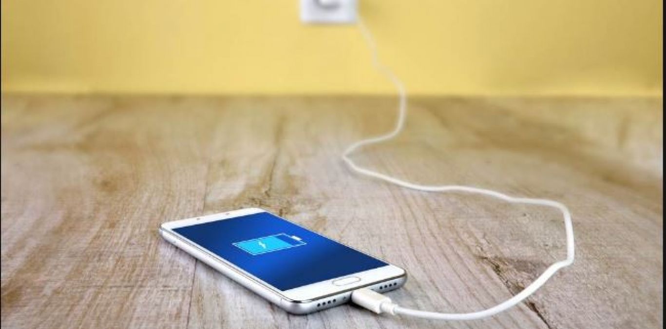 Do not do these 3 mistakes while charging the phone or else...