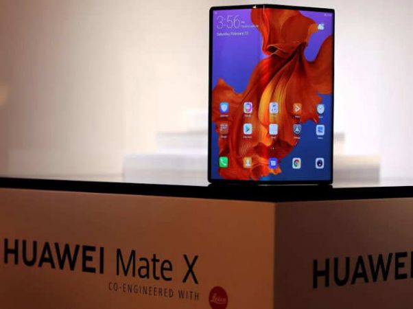 MWC 2019 : अब दुनिया ने देखा Huawei का मुड़ने वाला स्मार्टफोन, कीमत 2 लाख रु से अधिक
