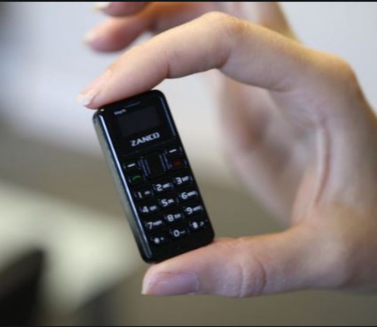 Zini Mobiles ने लॉन्च किया सबसे छोटा फोन, 3 इंच से भी कम है साइज
