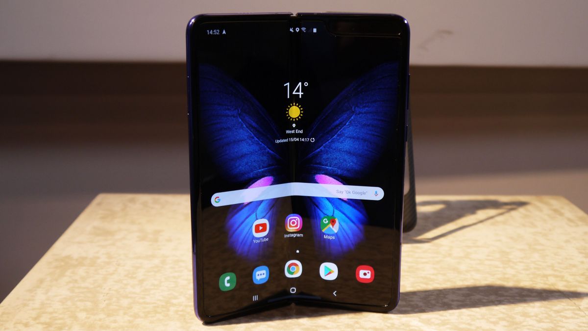 Samsung's CEO gets embarrassed at the launch of Galaxy Fold