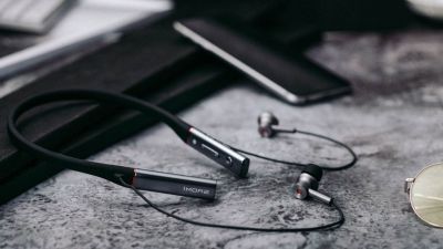 1More company launches new wireless headphones