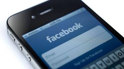 Facebook ला सकती है अपना नया स्मार्टफोन