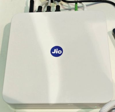 Reliance Jio ब्रॉडबैंड सर्विस का लाभ लेने के लिए जमा करने होंगे 4,500 रुपये