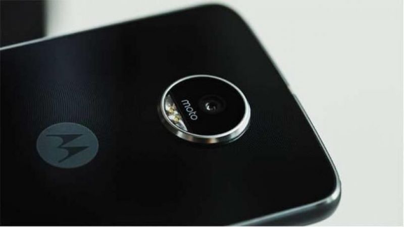 Moto Z2 Play स्मार्टफोन की तस्वीरें हुई लीक, 1 जून को हो सकता है लांच