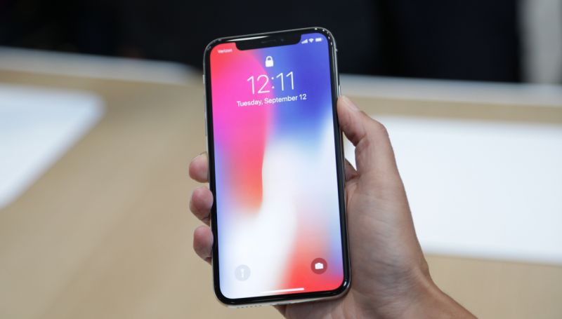 यहां ब्लैक में बिक रहा है iPhone X