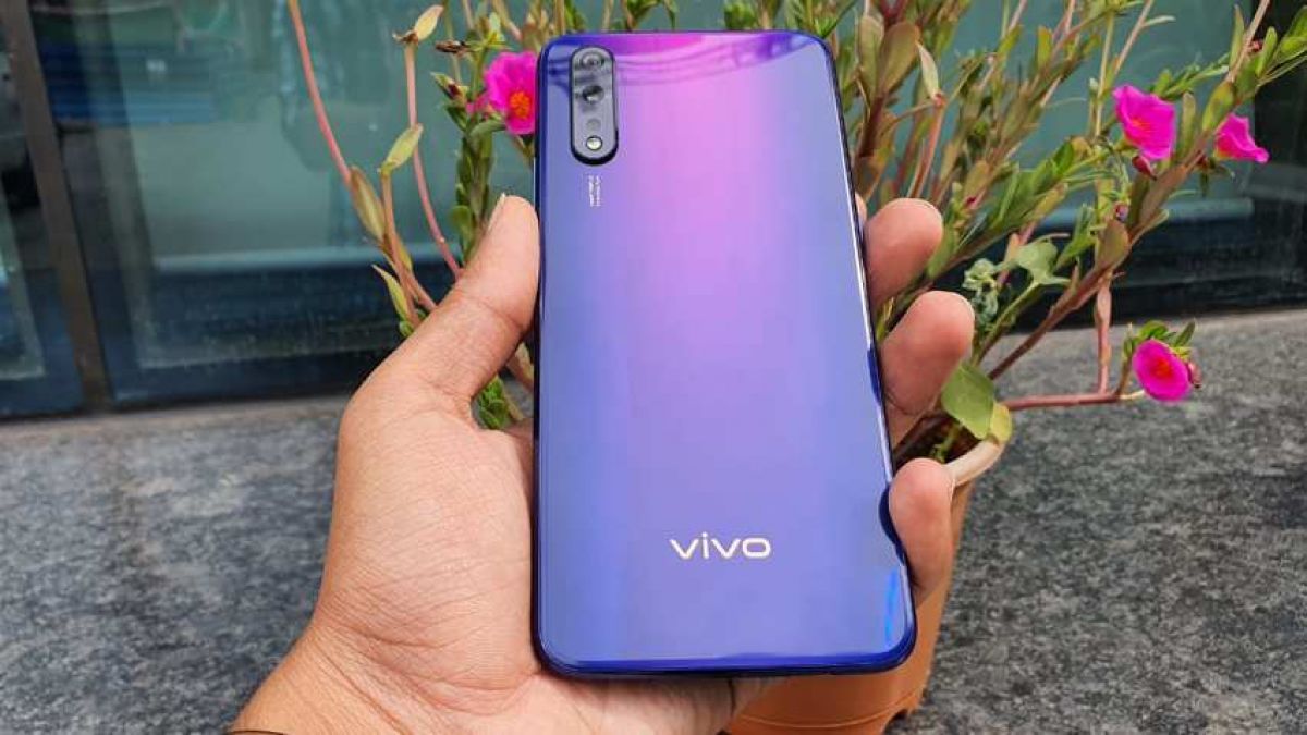 Vivo Z1X smartphone listing on Flipkart, many special offers can be availed