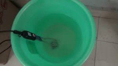 Immersion rod boils water in a few minutes