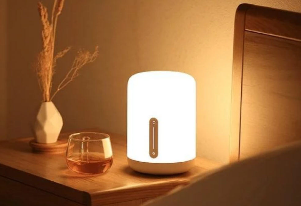 Xiaomi: Smart bedside lamp is displayed for sale in market, know price