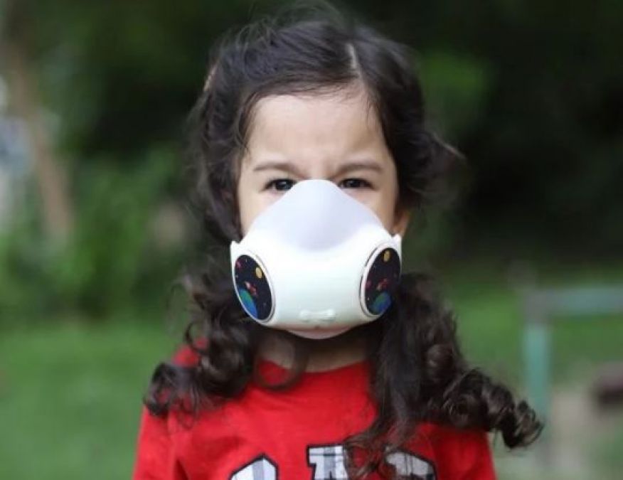 This pollution mask comes with great features, children will get special safety