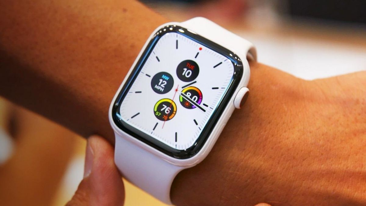 Apple Watch Series 5 से Watch Series 4 कितनी है अलग, जानिए तुलना
