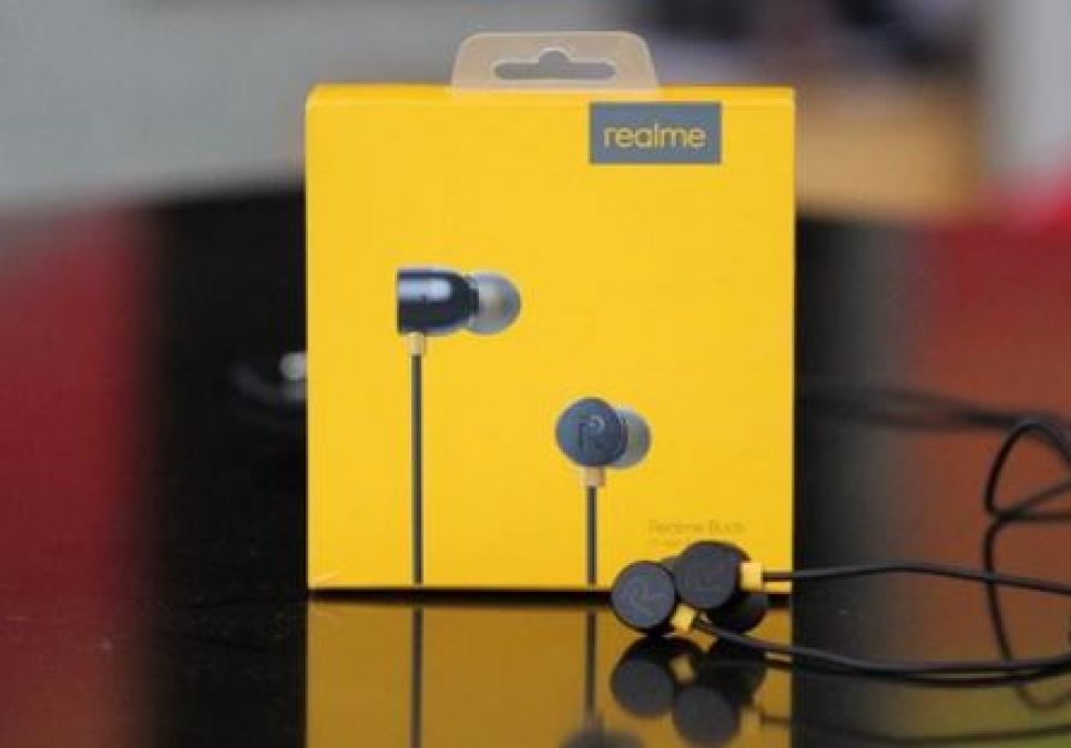 These wireless earphones and power banks will be the center of attraction in Realme's special event