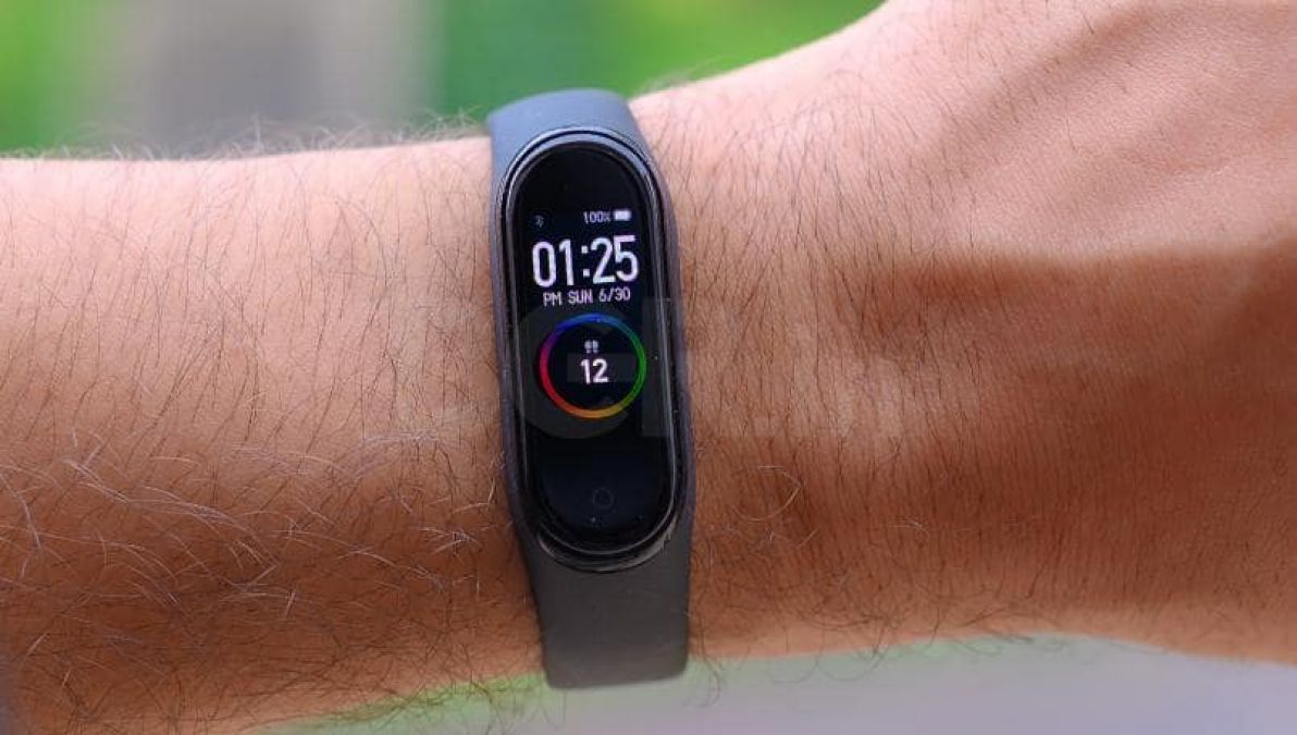 Xiaomi Mi Band 4 will be available in the first sale today, know the offer