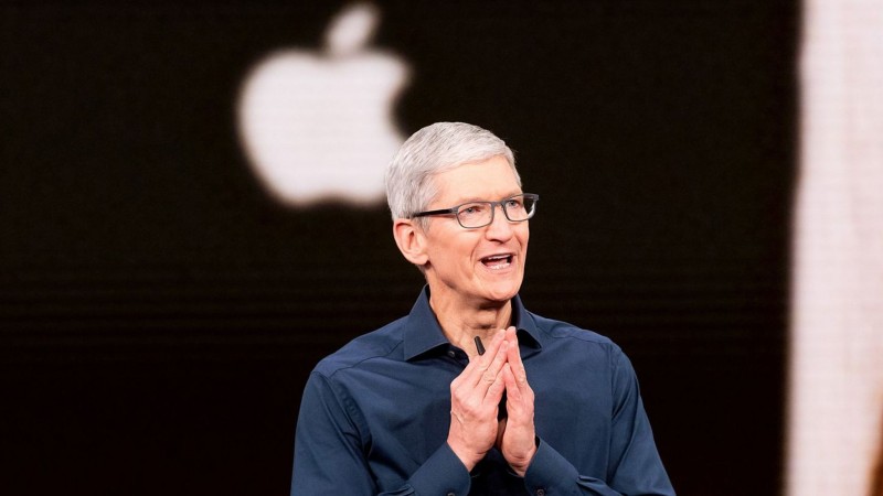 Apple chief to get $750 million on 10th anniversary as CEO