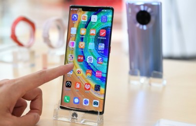 China's 5G phone shipments surge in 2021