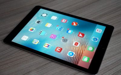 Apple's iPad to have 9.7inch display, boost of gifts for Apple buyers in Q2