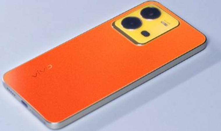 Orange color with stylish look, this Vivo phone is going to come in a new form