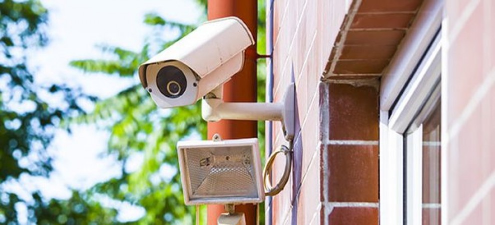 घर में सीसीटीवी कैमरे लगाते समय रखें इन 4 बातों का ध्यान, नहीं घूम पाएंगे चोर!