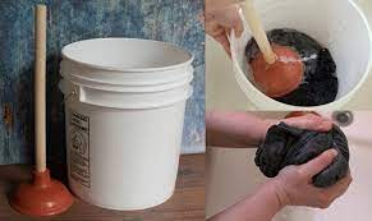 Now you will not have to wash clothes by rubbing them by hand! This is the bucket washing machine