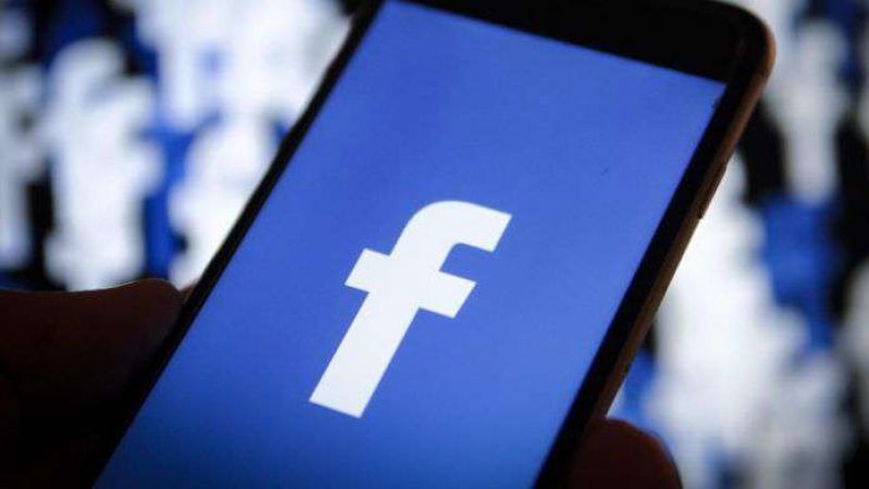 फेसबुक पर गहराया संकट, 12 करोड़ यूजर्स के निजी संदेश हैक