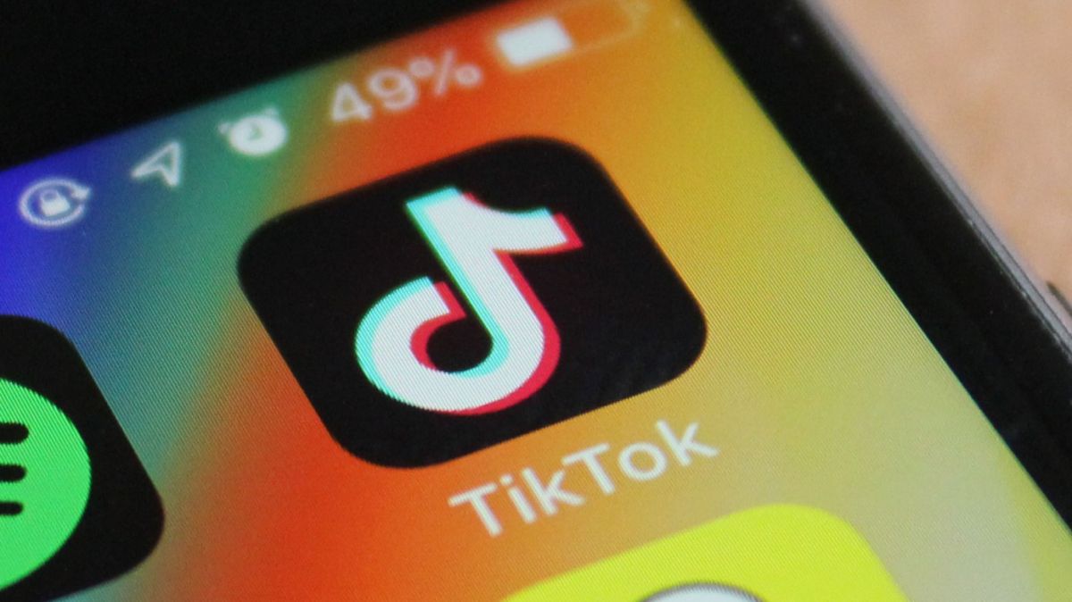 Tik-Tok gets notice, this messenger also removed the videos!
