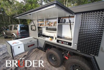Take your house on adventure along with you: Bruder EXP6