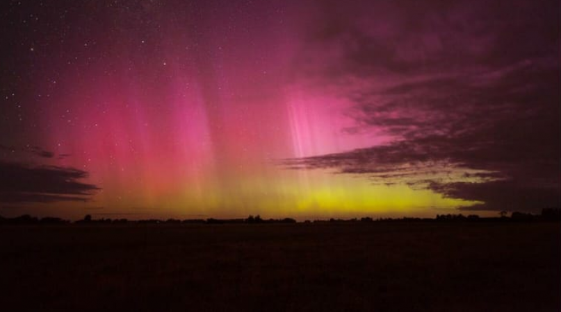 Over Norwegian skies, dazzling pink auroras were photographed
