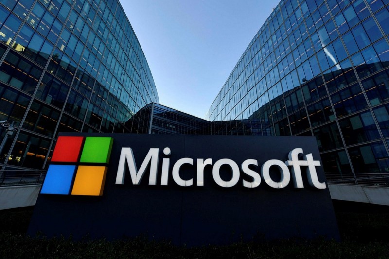 Microsoft working on in-house chips for its servers, PCs
