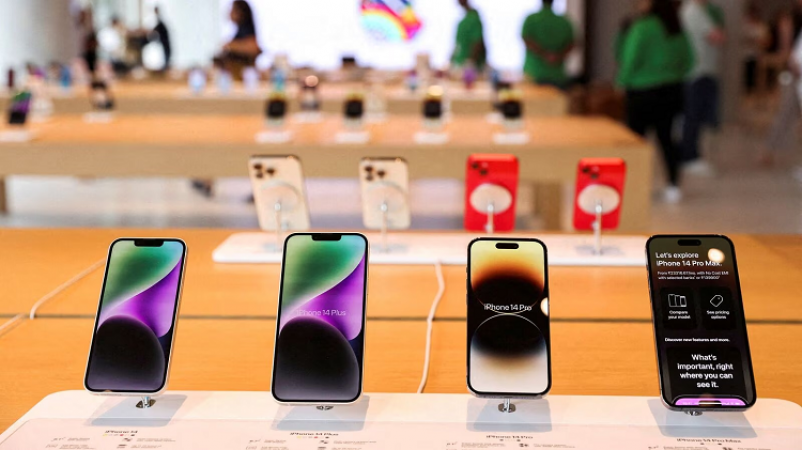 Apple Claims Top Spot in India's Smartphone Revenue Race, Nears $10 Billion Mark