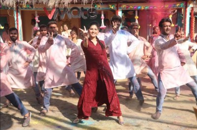 Bigg Boss fame Sapna Chaudhary in VMate Holi Music Video