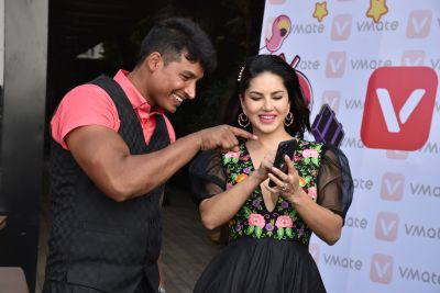 VMate’s strongman Abdullah Pathan impresses Sunny Leone on the date