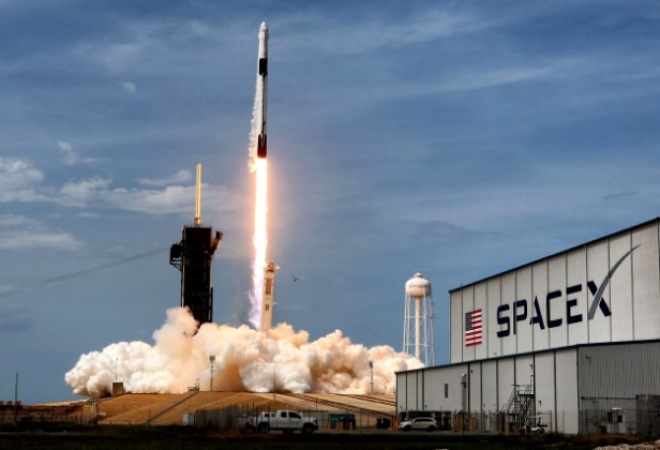 SpaceX surpasses past annual launch record with Starlink mission