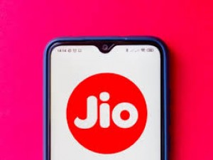 Jio vs Airtel: Why is the ₹ 299 plan trending so much? Know and understand users