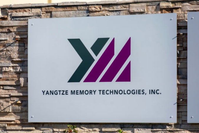 YMTC's CEO is replaced amid concerns of US sanctions following the rumored Apple deal