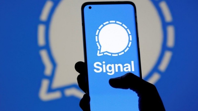 Signal hoots at WhatsApp, Instagram and Facebook’s global outage