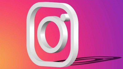 Do you know how to create an interactive Instagram poll on stories? All you need to know