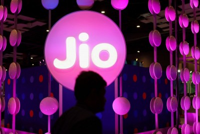 Good news for Jio users, the company is giving extra benefits on these 3 plans.