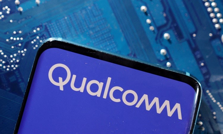 Qualcomm Unleashes AI-Powered Laptop Chip to Challenge Apple in 2024