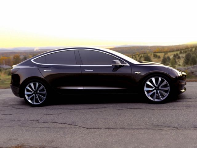 Tesla Model 3 hits the market in just three days, have surged to 276,000