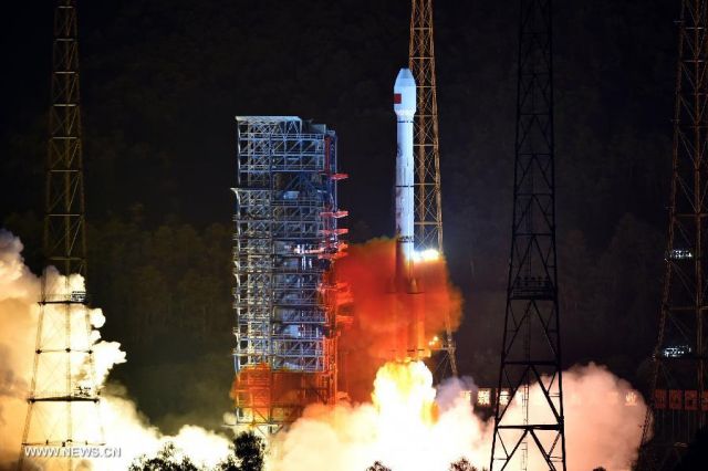 चीन ने मौसम उपग्रह फेंगयुन-4 प्रक्षेपित किया
