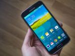 सैमसंग Galaxy S5 स्मार्टफोन मिल रहा है सिर्फ 17,999 रुपए में