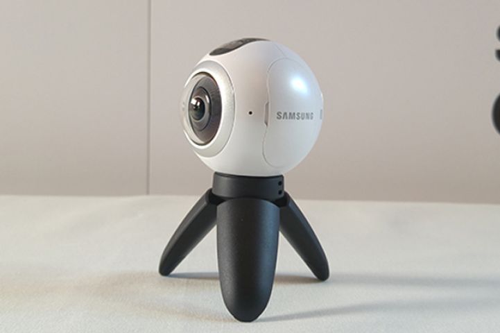 सैमसंग ने लॉन्च किया Gear 360 गैजेट, अनोखी खूबियों से है लैस